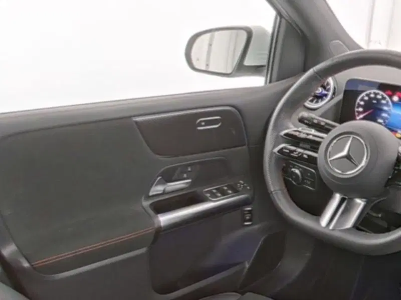 Mercedes-Benz Classe B usata a Milano (8)