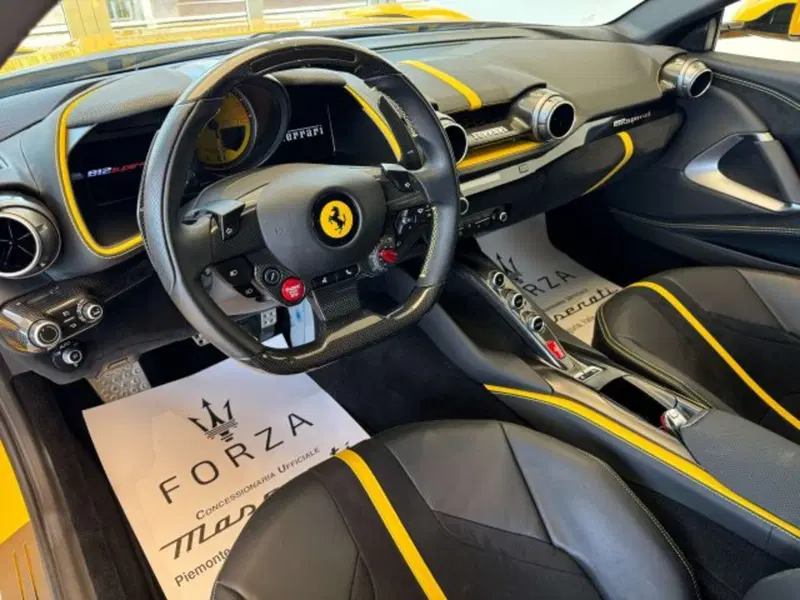 Ferrari 812 Coupé usata a Torino (8)