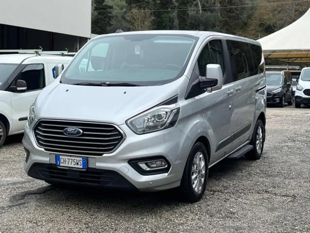 Ford Tourneo Custom usata a Lucca