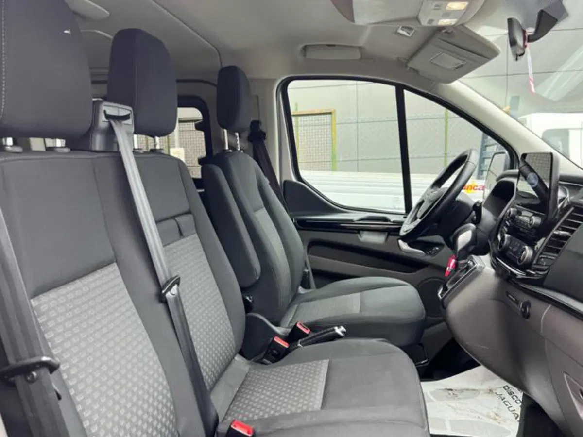 Ford Tourneo Custom usata a Lucca (11)