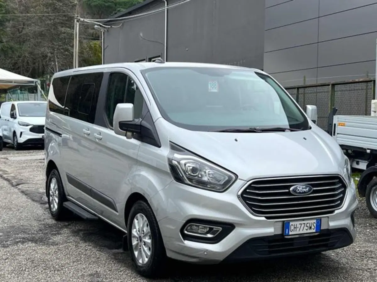 Ford Tourneo Custom usata a Lucca (2)