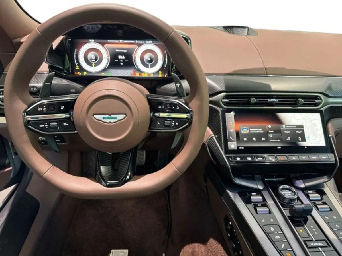 Aston Martin Vanquish nuova a Bologna (13)