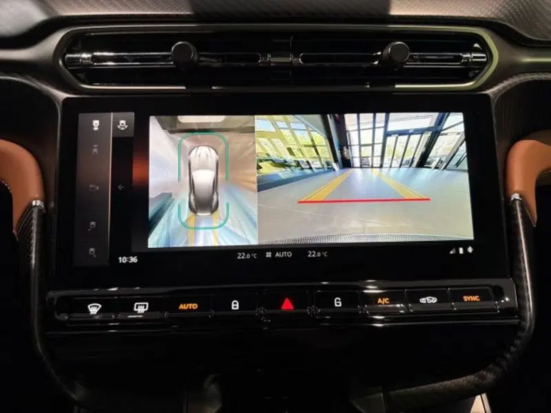 Aston Martin Vanquish usata a Bologna (12)