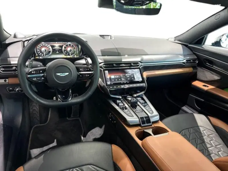 Aston Martin Vanquish usata a Bologna (13)