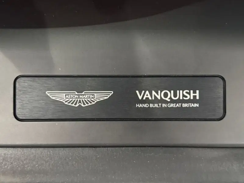 Aston Martin Vanquish usata a Bologna (17)