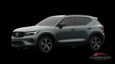 Volvo XC40 B3 automatico Plus Dark nuova a Corciano