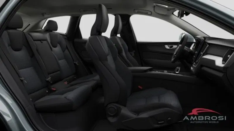 Volvo XC60 nuova a Perugia (13)