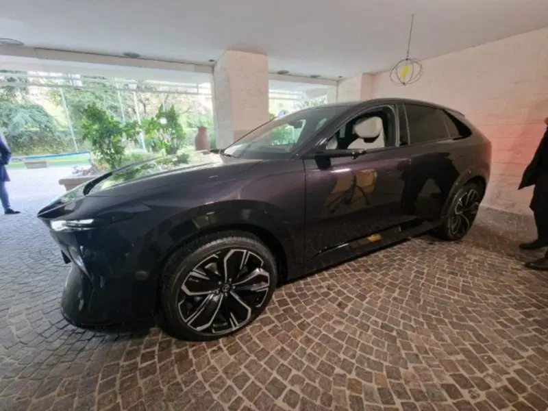 Mazda CX-6e nuova a Bologna (4)