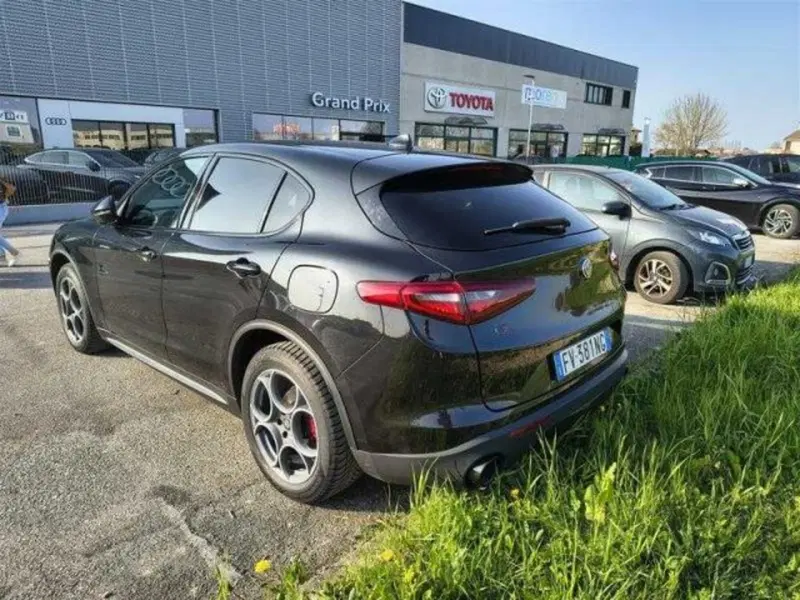 Alfa Romeo Stelvio usata a Bologna (3)