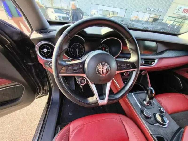 Alfa Romeo Stelvio usata a Bologna (4)