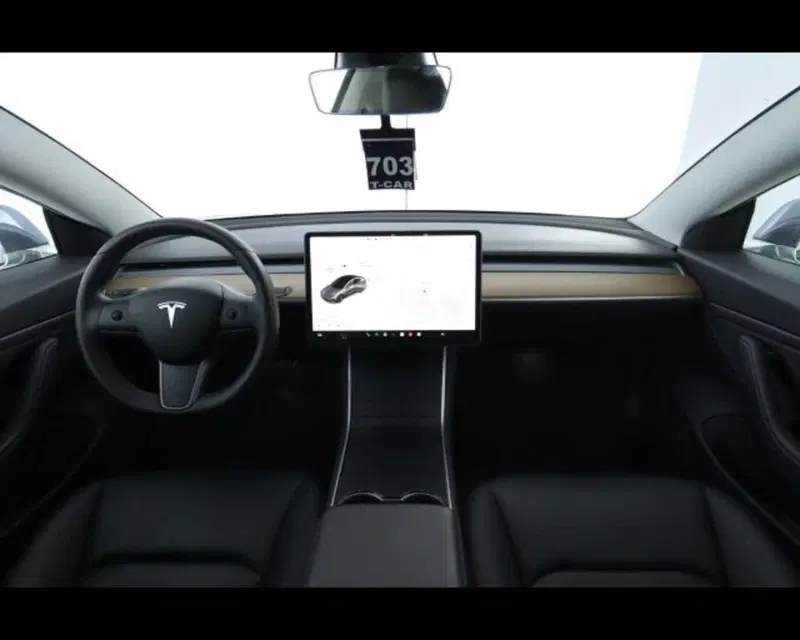 Tesla Model 3 usata a Bologna (10)