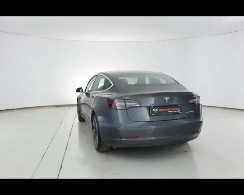 Tesla Model 3 usata a Bologna (4)