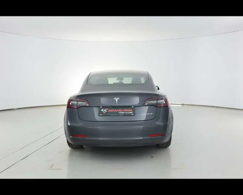 Tesla Model 3 usata a Bologna (5)