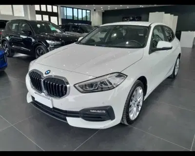 BMW Serie 1 116d 2.0 116CV cat 5 porte Attiva DPF del 2020 usata a Castenaso