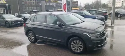 Volkswagen Tiguan 2.0 TDI SCR Life del 2023 usata a Castenaso