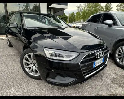 Audi A4 Avant 30 TDI/136 CV S tronic S line edition del 2023 usata a Castenaso
