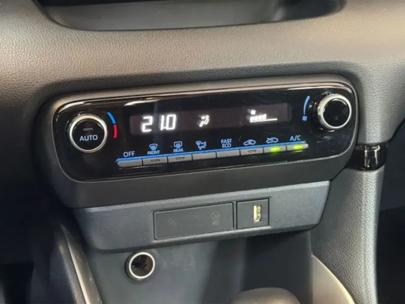 Toyota Yaris usata a Bologna (16)