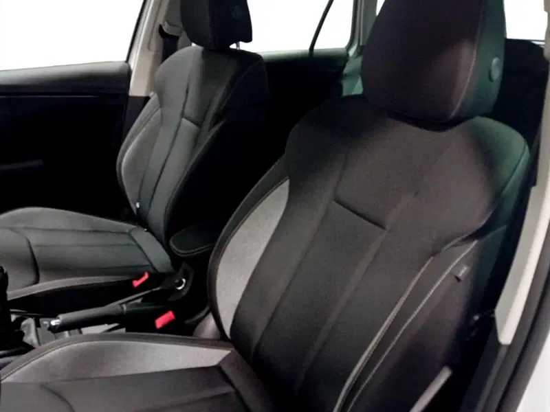 Skoda Kamiq nuova a Piacenza (8)