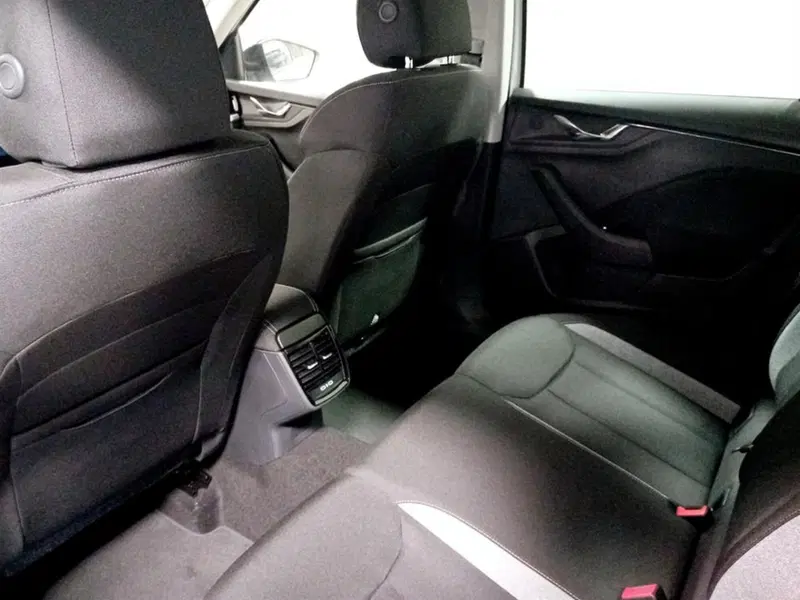 Skoda Kamiq nuova a Piacenza (9)