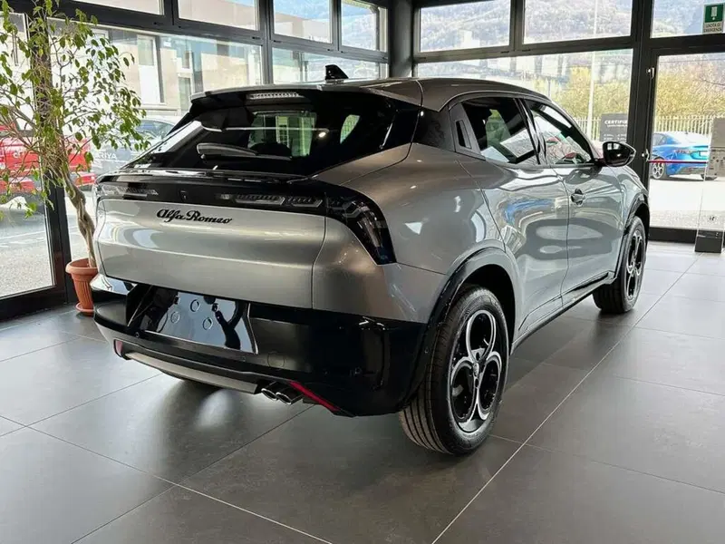 Alfa Romeo Junior nuova a Sondrio (5)