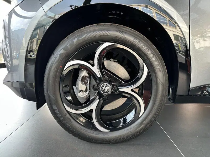 Alfa Romeo Junior nuova a Sondrio (9)