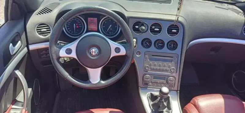 Alfa Romeo Spider usata a Padova (13)
