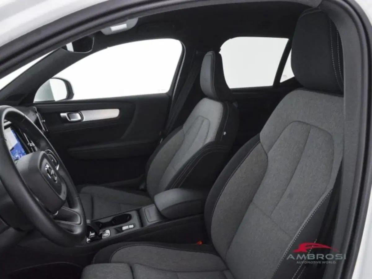 Volvo XC40 usata a Perugia (9)