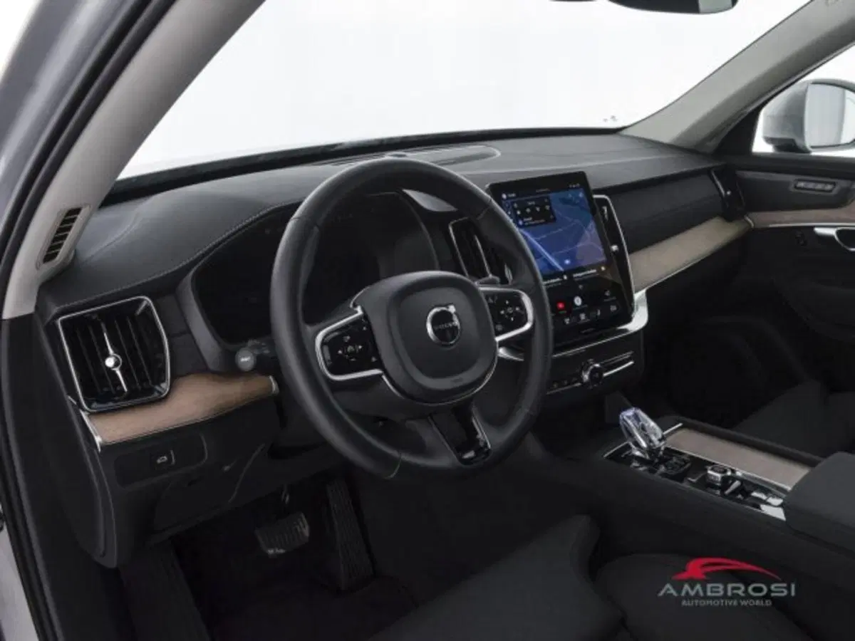 Volvo XC90 usata a Perugia (8)
