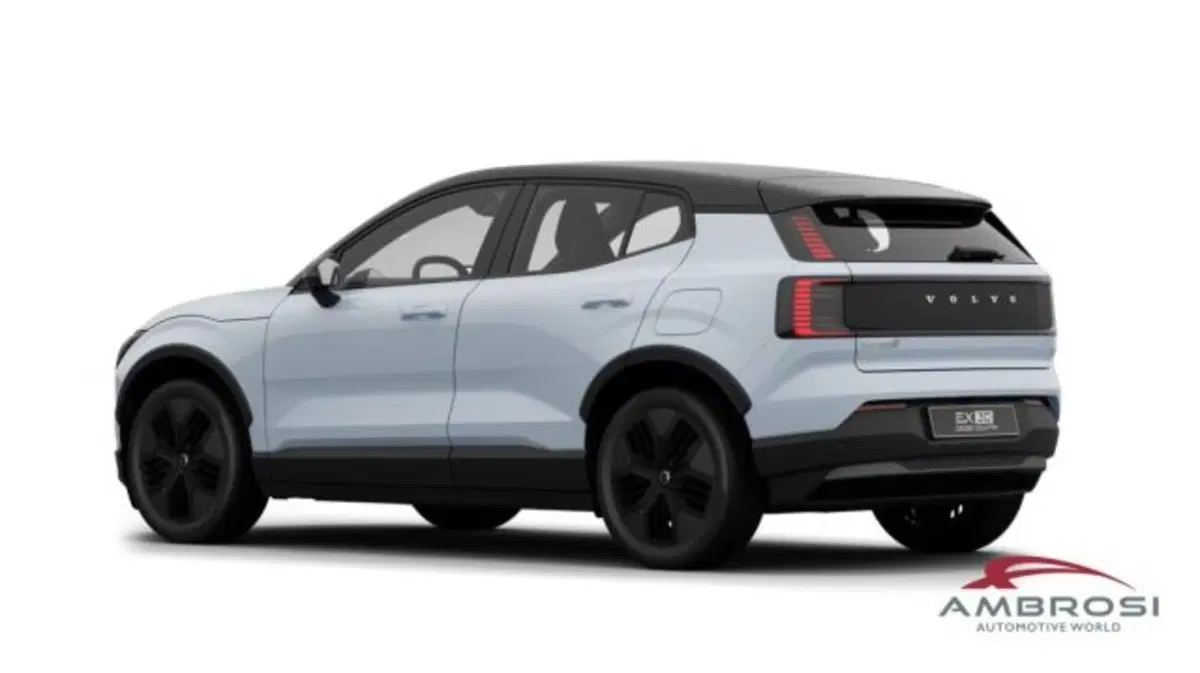 Volvo EX30 Cross Country nuova a Perugia (3)