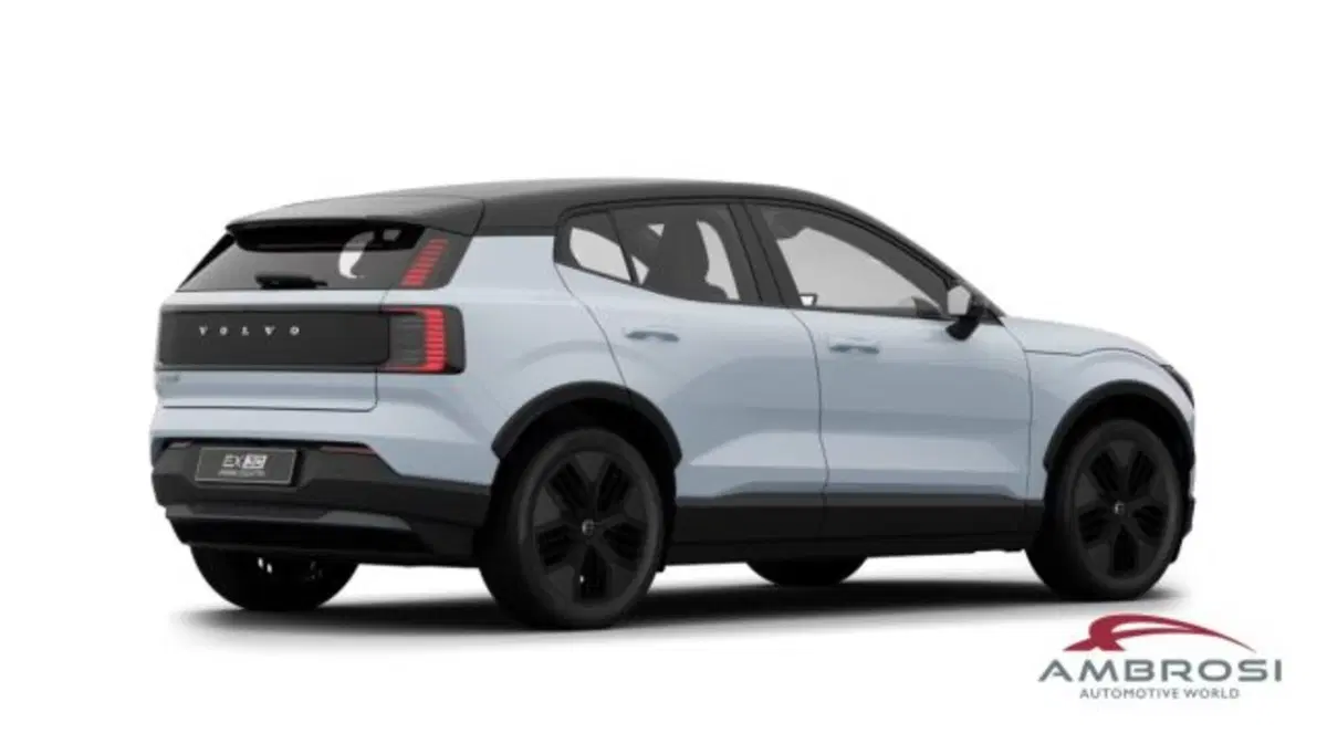 Volvo EX30 Cross Country nuova a Perugia (5)