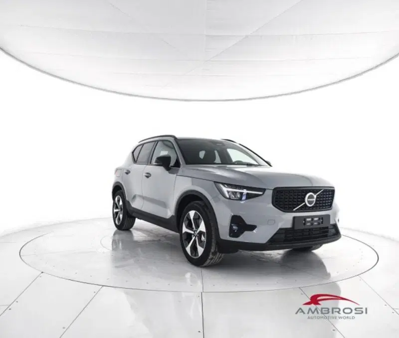 Volvo XC40 nuova a Perugia (2)