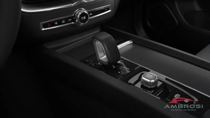 Volvo XC60 nuova a Perugia (15)