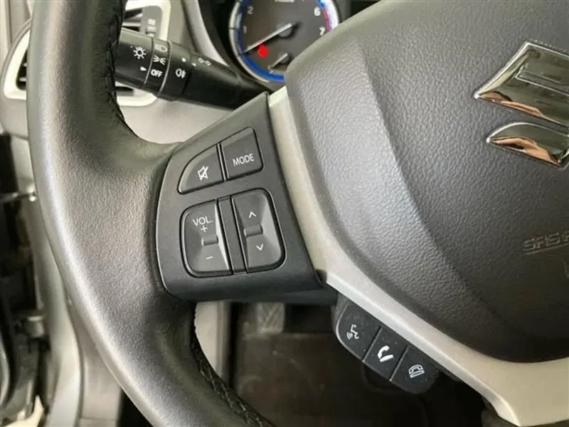 Suzuki S-Cross usata a Como (17)