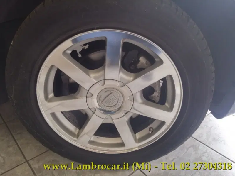 Cadillac SRX usata a Milano (10)