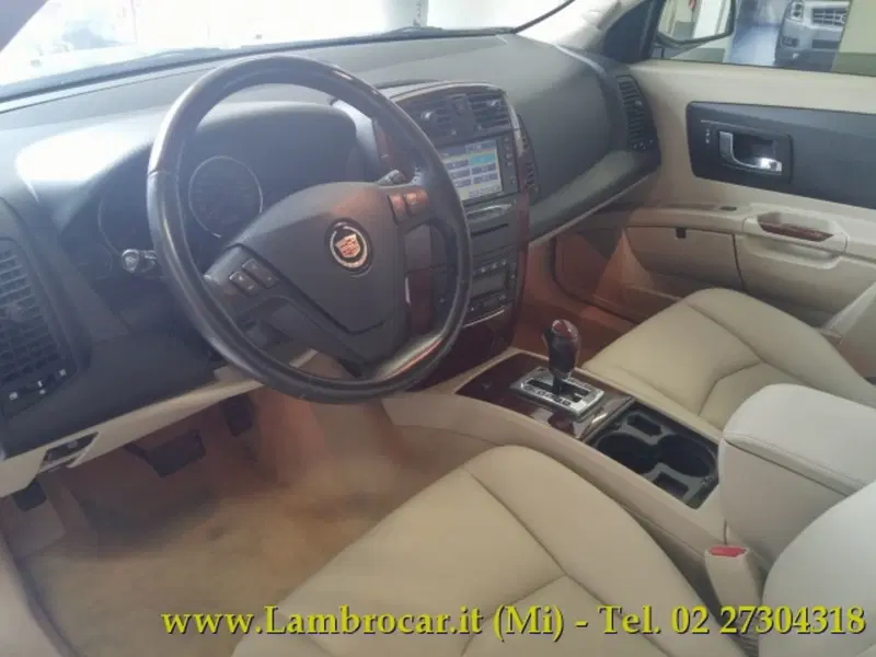 Cadillac SRX usata a Milano (2)