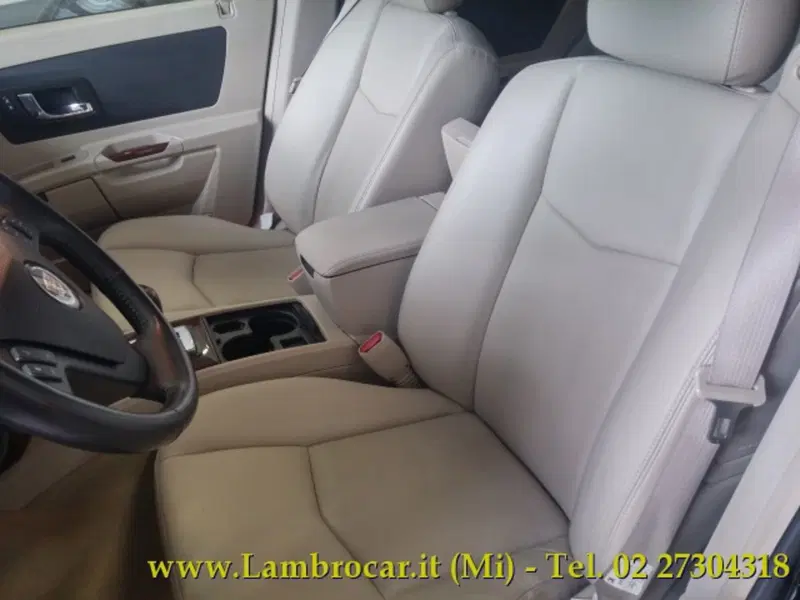 Cadillac SRX usata a Milano (3)