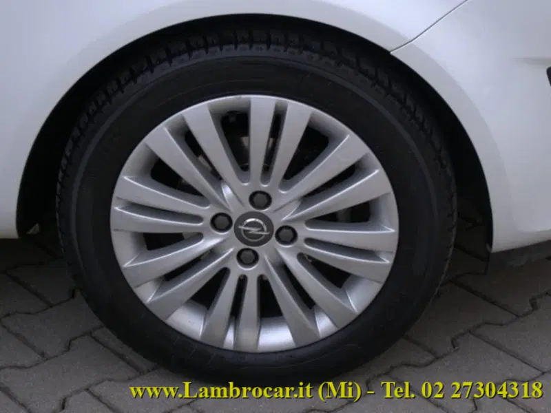 Opel Corsa usata a Milano (10)