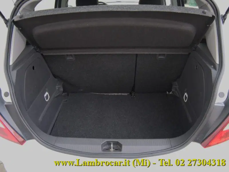 Opel Corsa usata a Milano (11)