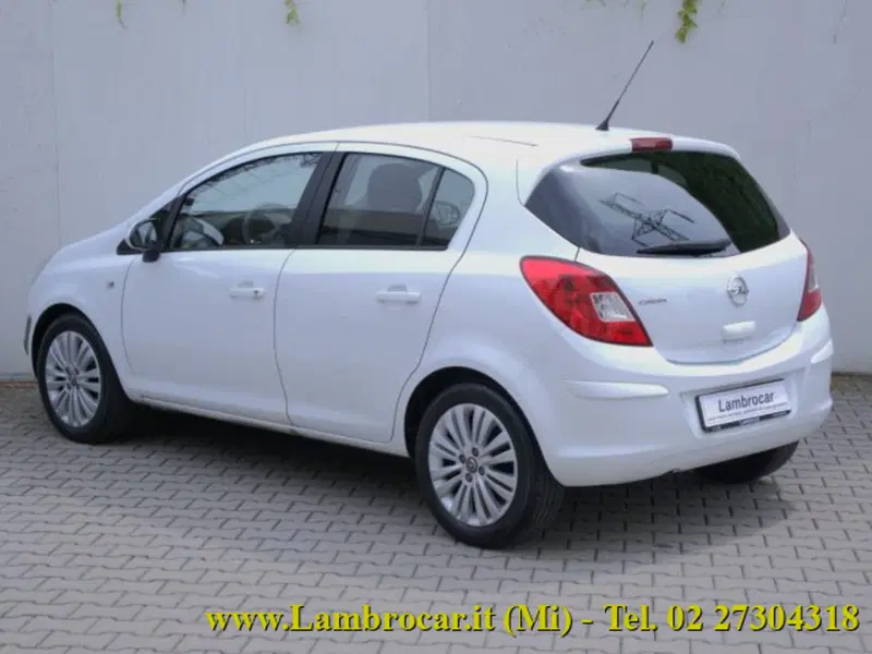 Opel Corsa usata a Milano (12)