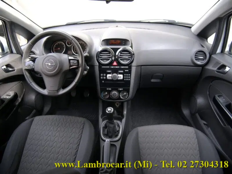 Opel Corsa usata a Milano (2)