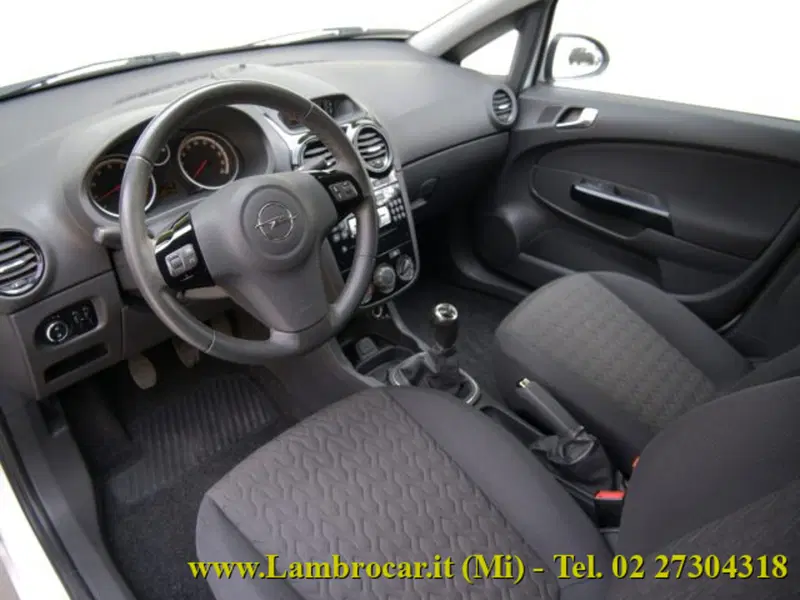 Opel Corsa usata a Milano (3)