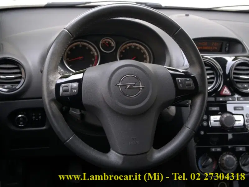 Opel Corsa usata a Milano (6)
