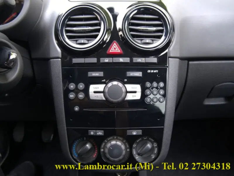 Opel Corsa usata a Milano (7)