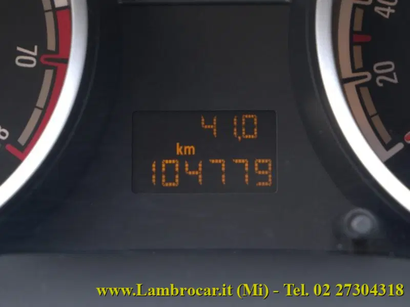 Opel Corsa usata a Milano (8)