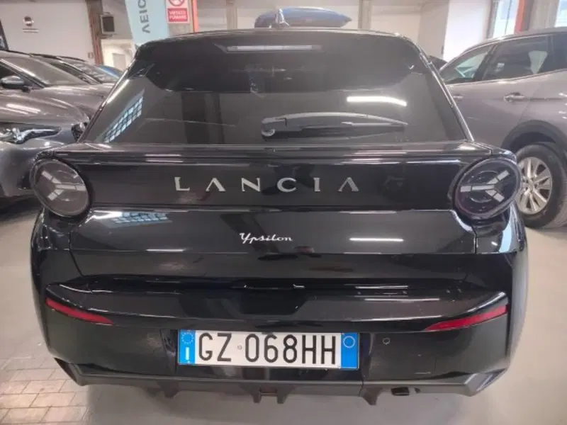 Lancia Ypsilon usata a Forlì-Cesena (6)