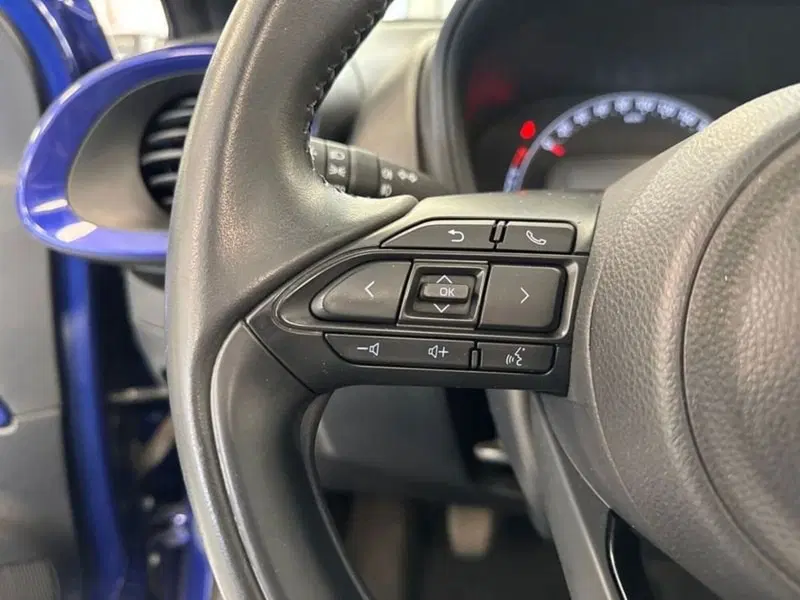 Toyota Aygo X usata a Prato (11)