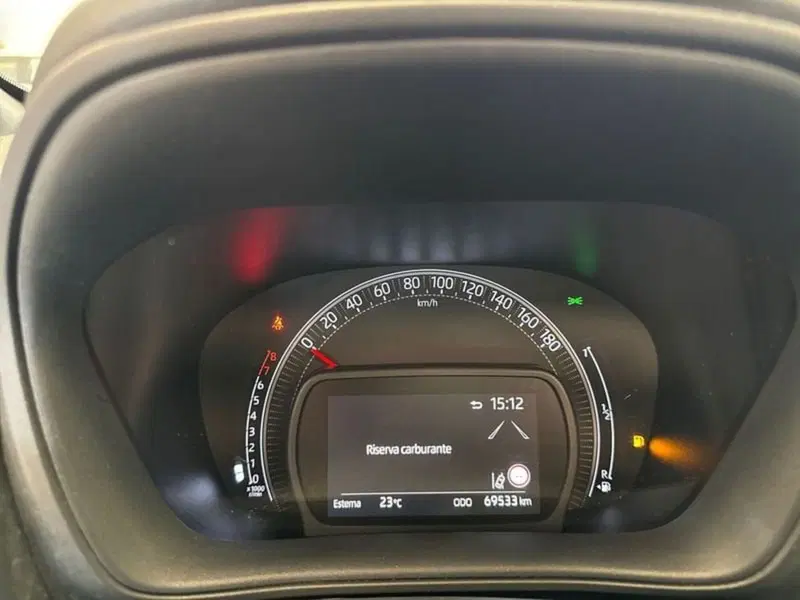 Toyota Aygo X usata a Prato (15)