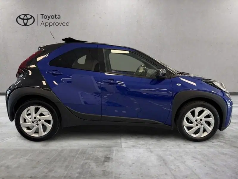 Toyota Aygo X usata a Prato (5)