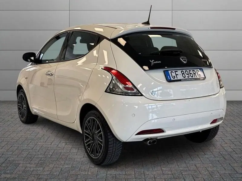 Lancia Ypsilon usata a Prato (5)