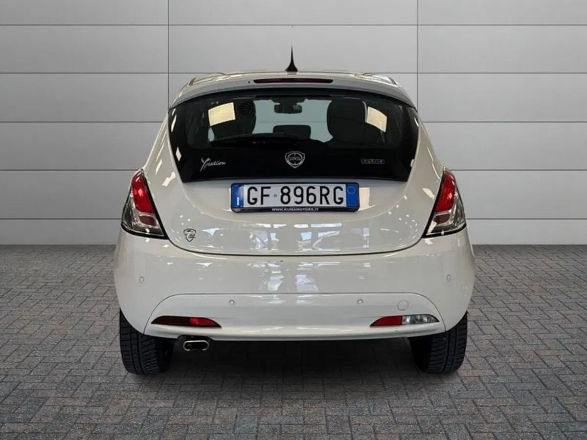 Lancia Ypsilon usata a Prato (6)